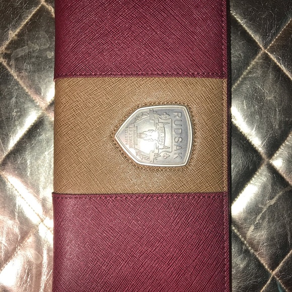 👜NWOT👜RUDSAK Wallet👜 - Picture 1 of 4